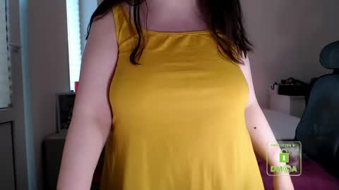 Snapshot of hot_and_pretty chatting on 04/22/26, 03:13 Lila online show from 04/22/26, 03:13