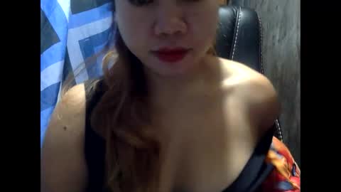 hot_april214 online show from 10/27/25, 12:26