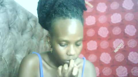 Snapshot of hot_berry2003 chatting on 10/04/25, 01:20 Millie online show from 10/04/25, 01:20