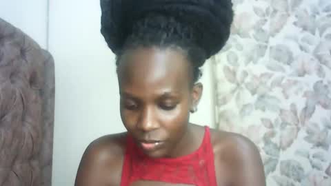 Snapshot of hot_berry2003 chatting on 10/16/25, 06:53 Millie online show from 10/16/25, 06:53