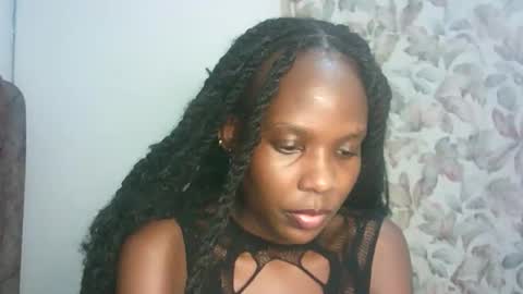 Snapshot of hot_berry2003 chatting on 11/09/25, 09:02 Millie online show from 11/09/25, 09:02