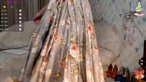 Snapshot of hot_best_lovers_ chatting on 12/14/24, 10:07 Liza online show from 12/14/24, 10:07