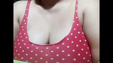 hot_boobs21 online show from 03/10/25, 12:15