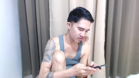 Snapshot of hot_boy2088 chatting on 09/24/25, 04:21 Mike online show from 09/24/25, 04:21