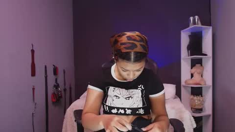 hot chocolate 4u online show from 11/19/25, 12:16