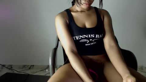 Snapshot of hot_chocoxxxx chatting on 02/24/25, 01:31 sonia mis choco online show from 02/24/25, 01:31
