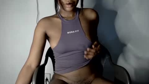 Snapshot of hot_chocoxxxx chatting on 10/18/25, 08:04 sonia mis choco online show from 10/18/25, 08:04