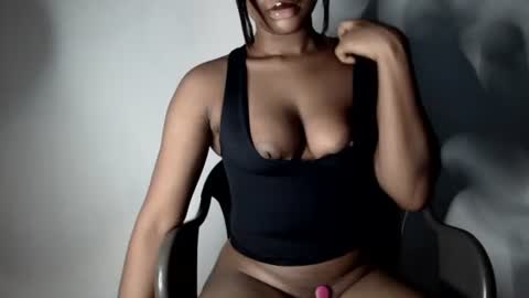 Snapshot of hot_chocoxxxx chatting on 10/23/25, 05:51 sonia mis choco online show from 10/23/25, 05:51