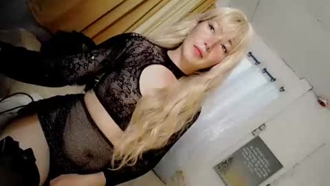 its me CLAUDIA online show from 01/17/26, 02:38