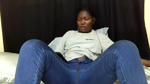 Milly online show from 10/08/25, 06:33