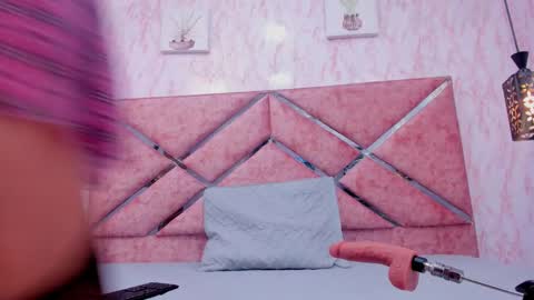 Snapshot of hot_emiily chatting on 09/30/25, 11:37 Emily online show from 09/30/25, 11:37