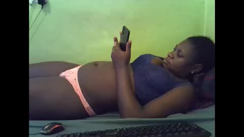 Snapshot of hot_girlly chatting on 11/13/25, 02:38 hot_girlly online show from 11/13/25, 02:38