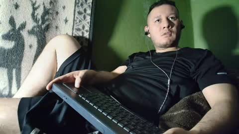 hot_guy36 online show from 04/05/26, 03:47