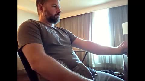 hot_hubby69 online show from 09/30/25, 09:53