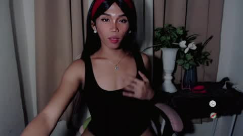 Khianna online show from 05/31/26, 06:09