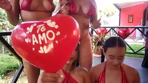 Snapshot of hot_kittens_xxx chatting on 02/14/26, 02:14 kittens online show from 02/14/26, 02:14