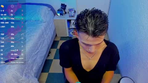 Snapshot of hot_latin_temptation chatting on 06/08/26, 12:14 Alejandro online show from 06/08/26, 12:14