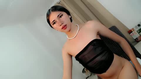 hot_little_angel18 online show from 04/10/26, 01:38