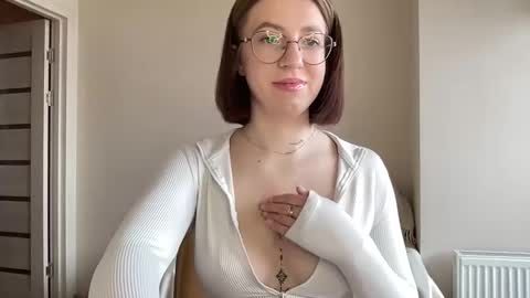 Snapshot of hot_lliinns chatting on 01/15/25, 07:59 Lina online show from 01/15/25, 07:59