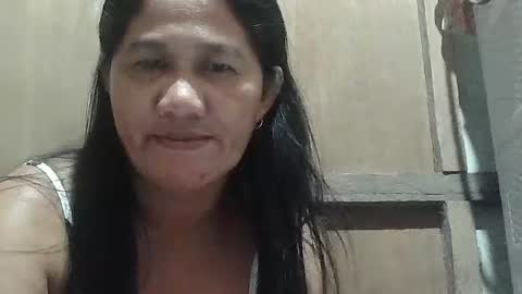 Snapshot of hot_mama09 chatting on 06/17/26, 10:06 hotmama online show from 06/17/26, 10:06