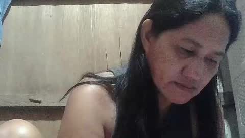 Snapshot of hot_mama09 chatting on 06/20/26, 09:28 hotmama online show from 06/20/26, 09:28