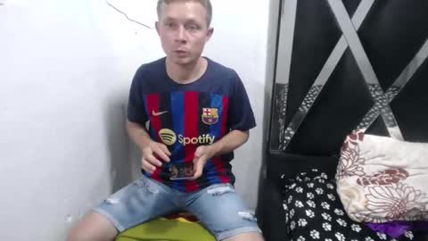 angel online show from 09/17/25, 01:07