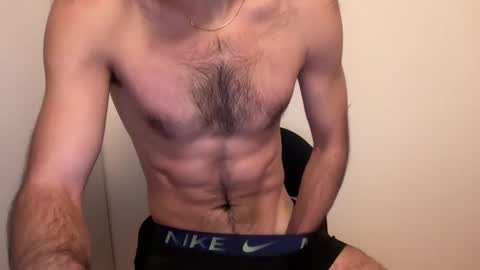 hot_men_athlete online show from 01/06/26, 09:02