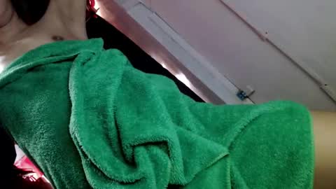 hot_moma69 online show from 04/12/26, 02:16