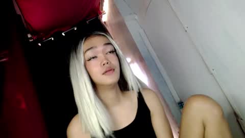 hot_moma69 online show from 04/20/26, 12:57