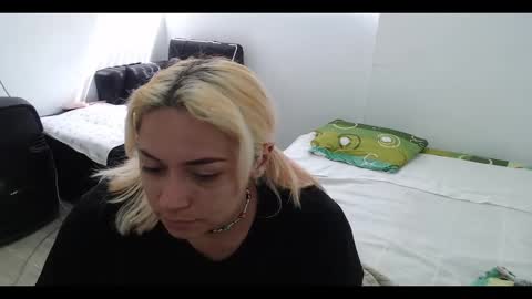 Mia online show from 01/20/25, 06:32