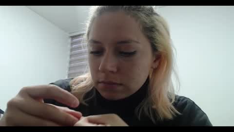 Mia online show from 01/25/25, 11:00