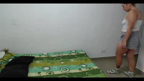 Mia online show from 02/11/25, 03:51