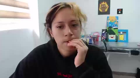 Mia online show from 09/17/25, 03:24