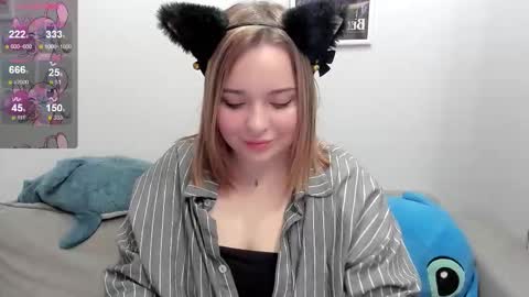 Snapshot of hot_moon_666 chatting on 02/10/26, 10:47 Moon online show from 02/10/26, 10:47