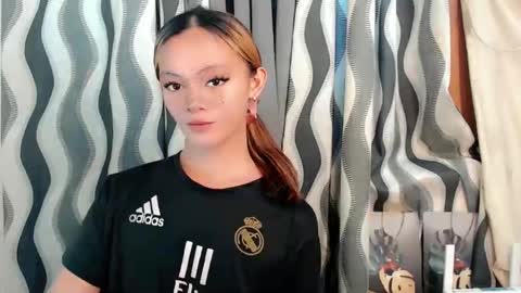 SWEET AGATHA online show from 01/24/25, 07:19