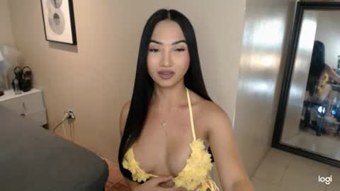 Snapshot of hot_nikki69 chatting on 07/14/26, 06:46 hot_nikki69 online show from 07/14/26, 06:46