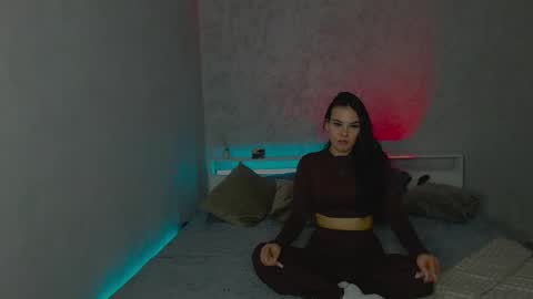 hot_oksi online show from 04/07/26, 07:36