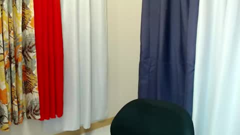 hot_petit69 online show from 02/01/26, 01:42