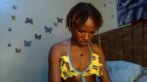 Snapshot of hot_petite100 chatting on 06/22/26, 11:40 hot petite100 online show from 06/22/26, 11:40