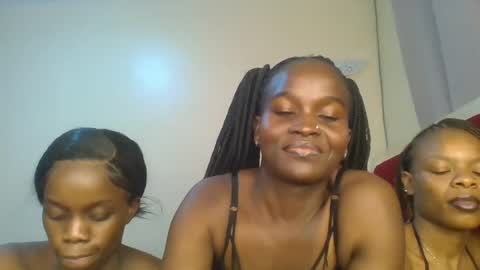 Petite online show from 07/06/26, 10:34