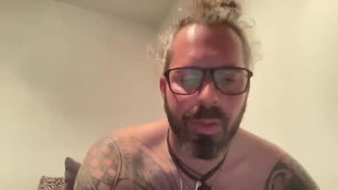 Snapshot of hot_sex83 chatting on 01/01/25, 05:55 letmedoo2 online show from 01/01/25, 05:55