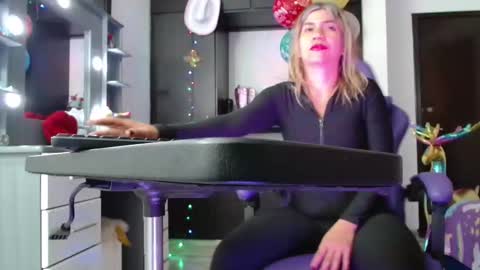 hot sexy bunny online show from 12/18/25, 02:12