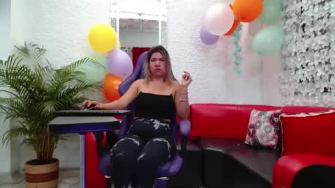 Snapshot of hot_sexy_bunny chatting on 02/11/26, 01:38 hot sexy bunny online show from 02/11/26, 01:38