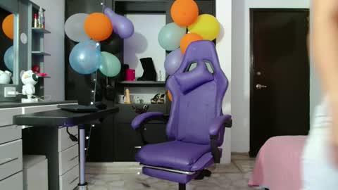 Snapshot of hot_sexy_bunny chatting on 02/13/26, 01:29 hot sexy bunny online show from 02/13/26, 01:29