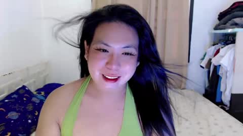 Snapshot of hotasian_mama chatting on 06/12/26, 06:34 Grace online show from 06/12/26, 06:34