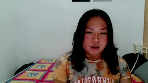 Snapshot of hotasian_mama chatting on 06/22/26, 06:27 Grace online show from 06/22/26, 06:27