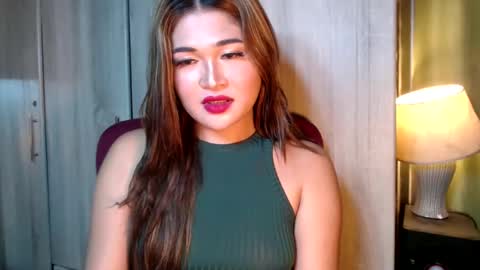 Snapshot of hotbabealjie chatting on 02/25/25, 12:14 Aljie online show from 02/25/25, 12:14