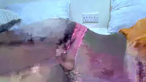 hotberry_7 online show from 04/15/26, 12:28