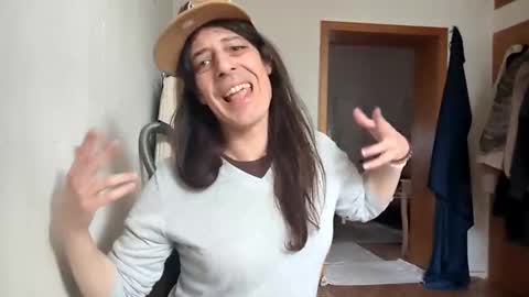 Betty Bellucci online show from 10/23/25, 08:46