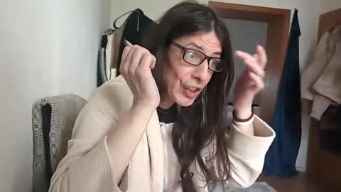 Betty Bellucci online show from 11/09/25, 11:30